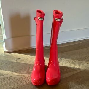 Hot pink HUNTER tall rain boots